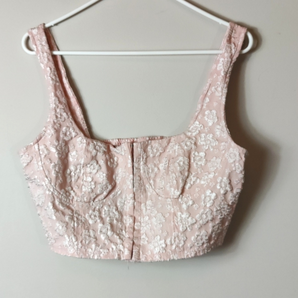 NWOT Wild Fable Blush Floral Crop Top